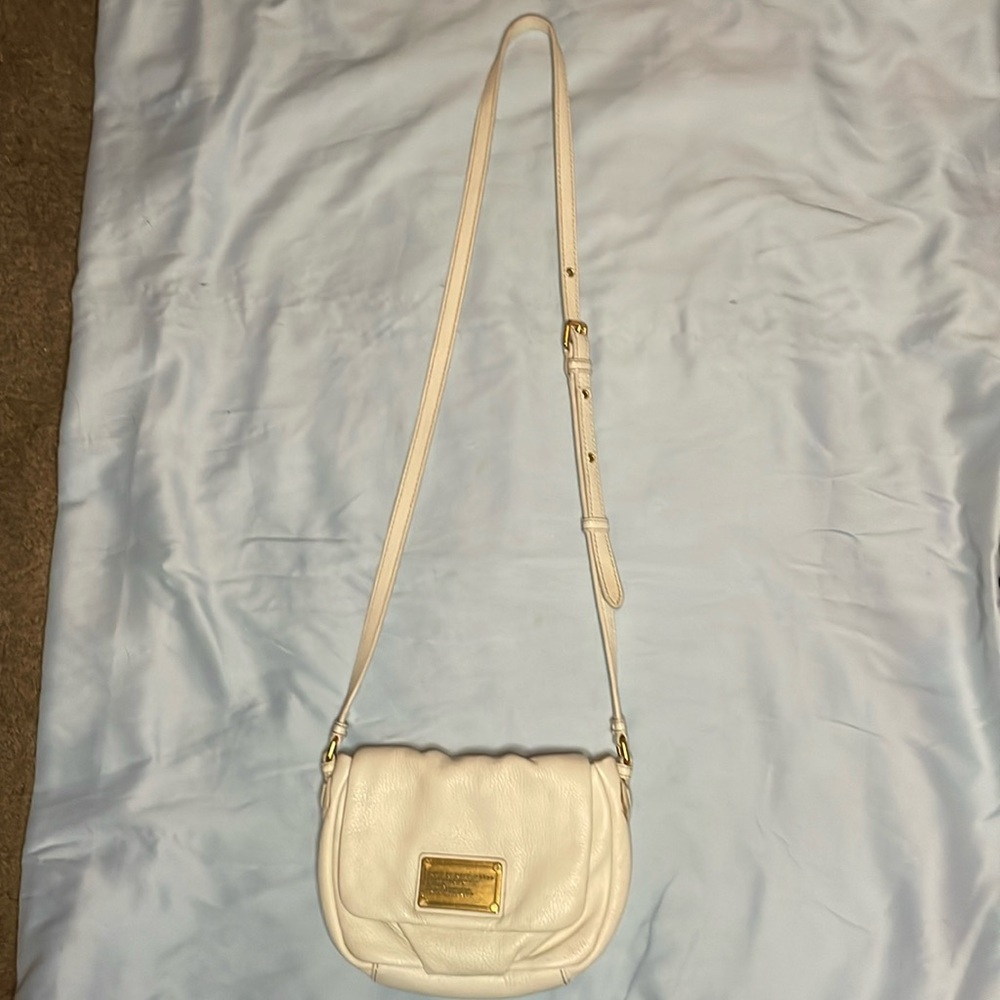 EUC Marc Jacob’s white leather crossbody purse